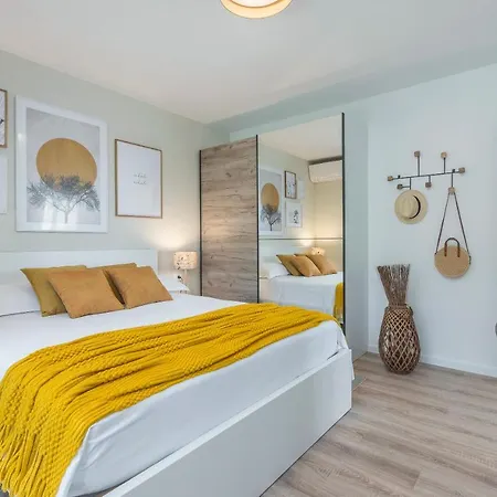 Just Renovated Stylish 2 Bedrooms Apartment Only A Few Steps From The Beach! Novigrad Istria Exterior foto