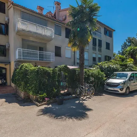 Just Renovated Stylish 2 Bedrooms Apartment Only A Few Steps From The Beach! Novigrad Istria Exterior foto